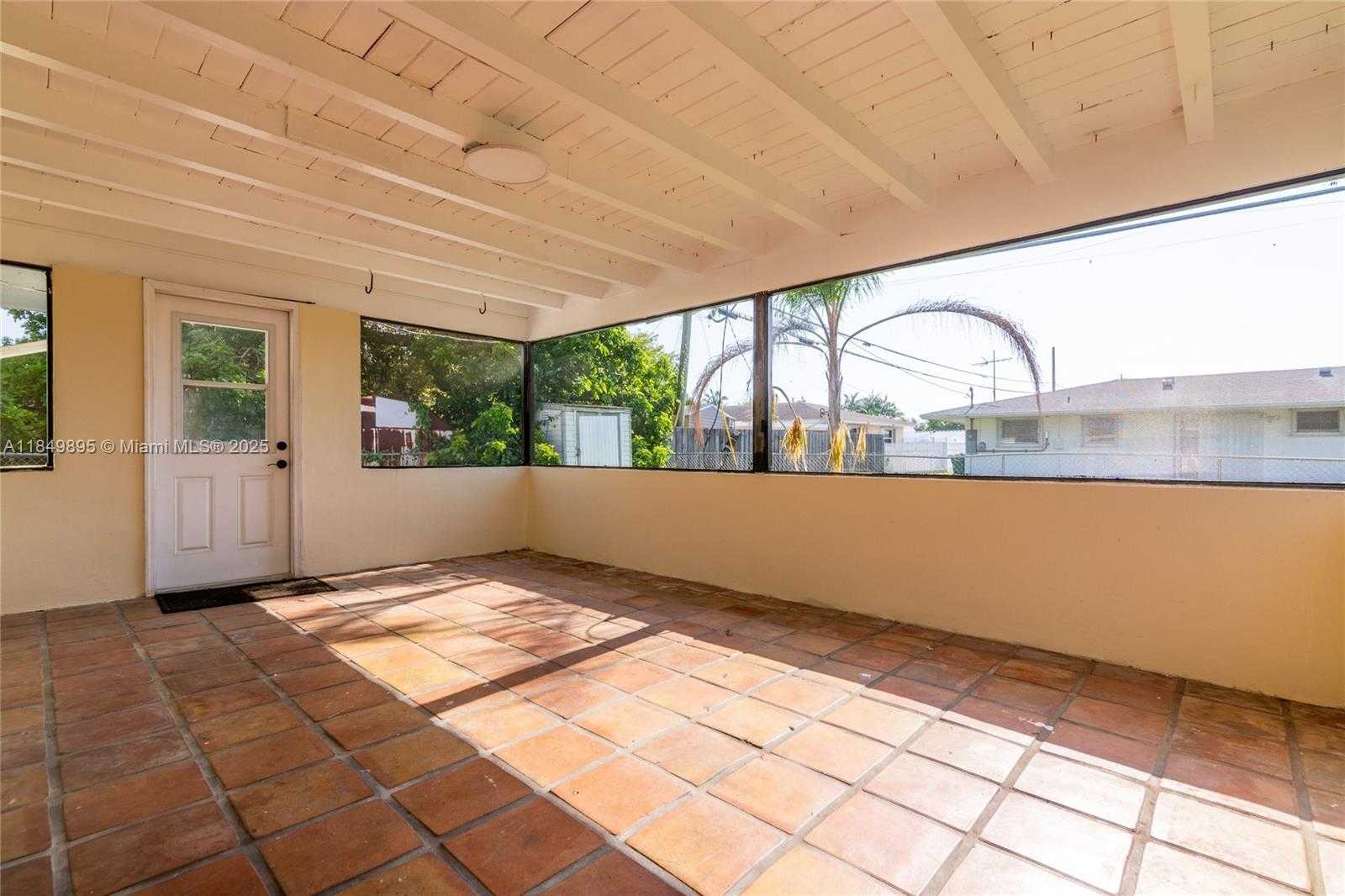 Small Image of 16221 SOUTH WEST 102ND AVE, Miami Number 36