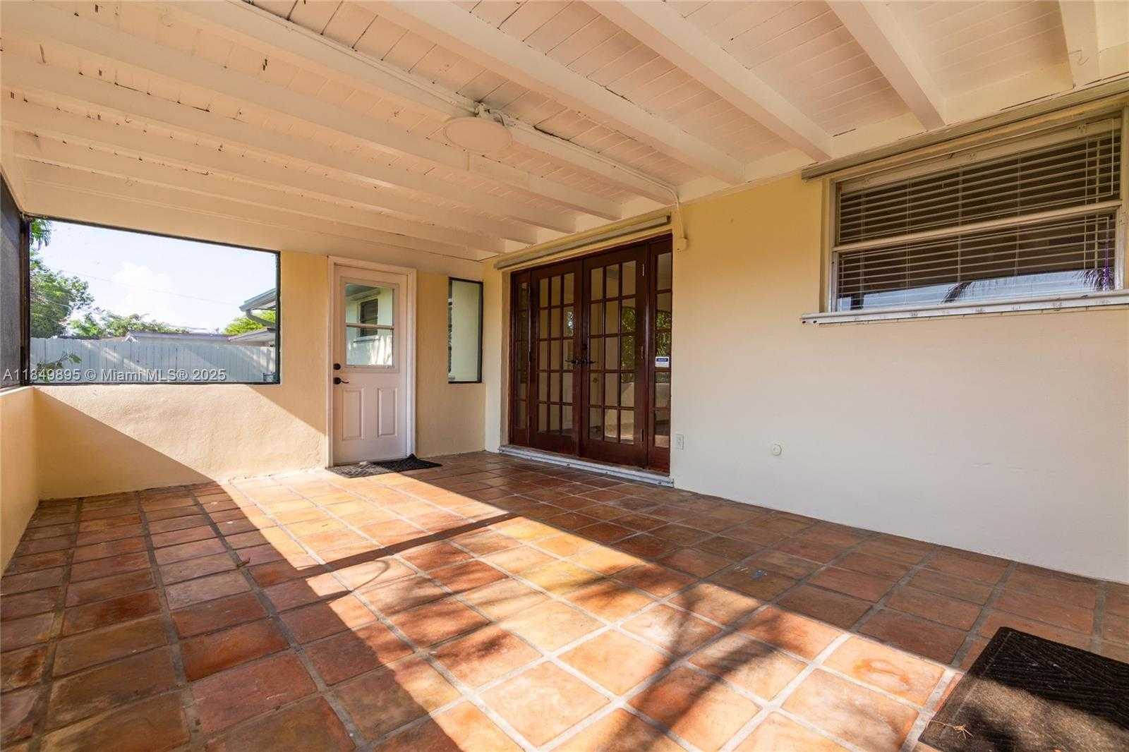Small Image of 16221 SOUTH WEST 102ND AVE, Miami Number 38