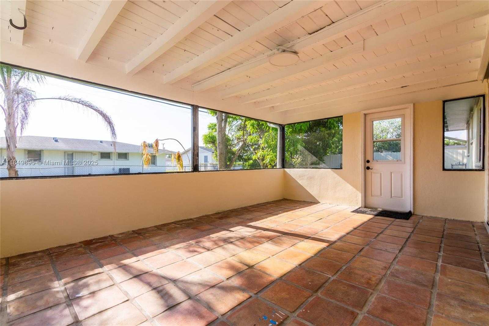 Small Image of 16221 SOUTH WEST 102ND AVE, Miami Number 39