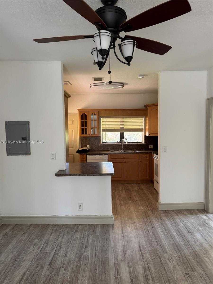 Small Image of 701 NORTH EAST 4TH CT, Hallandale Beach Number 17