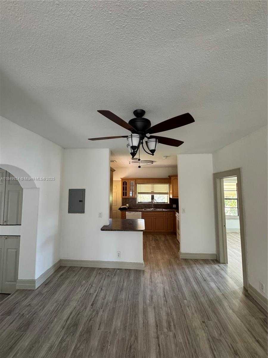 Small Image of 701 NORTH EAST 4TH CT, Hallandale Beach Number 18