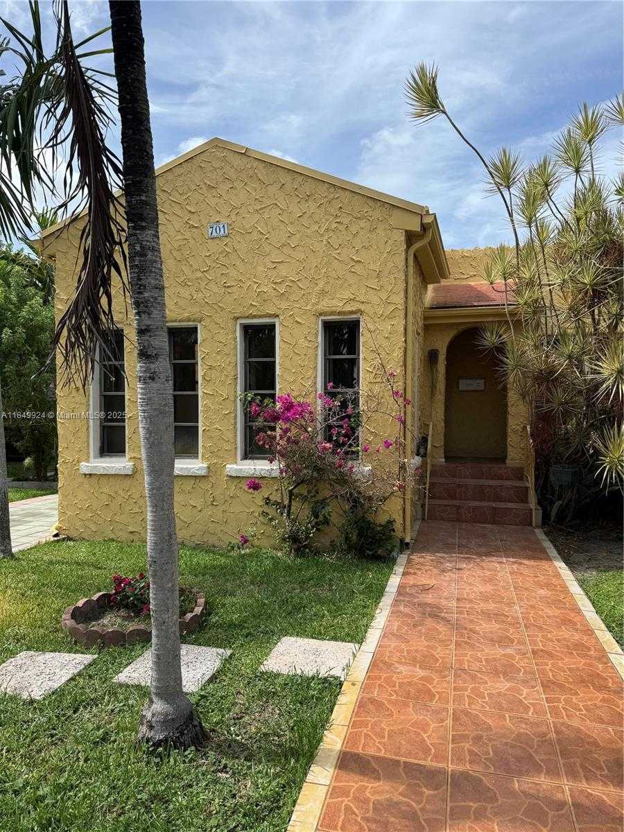 Small Image of 701 NORTH EAST 4TH CT, Hallandale Beach Number 2