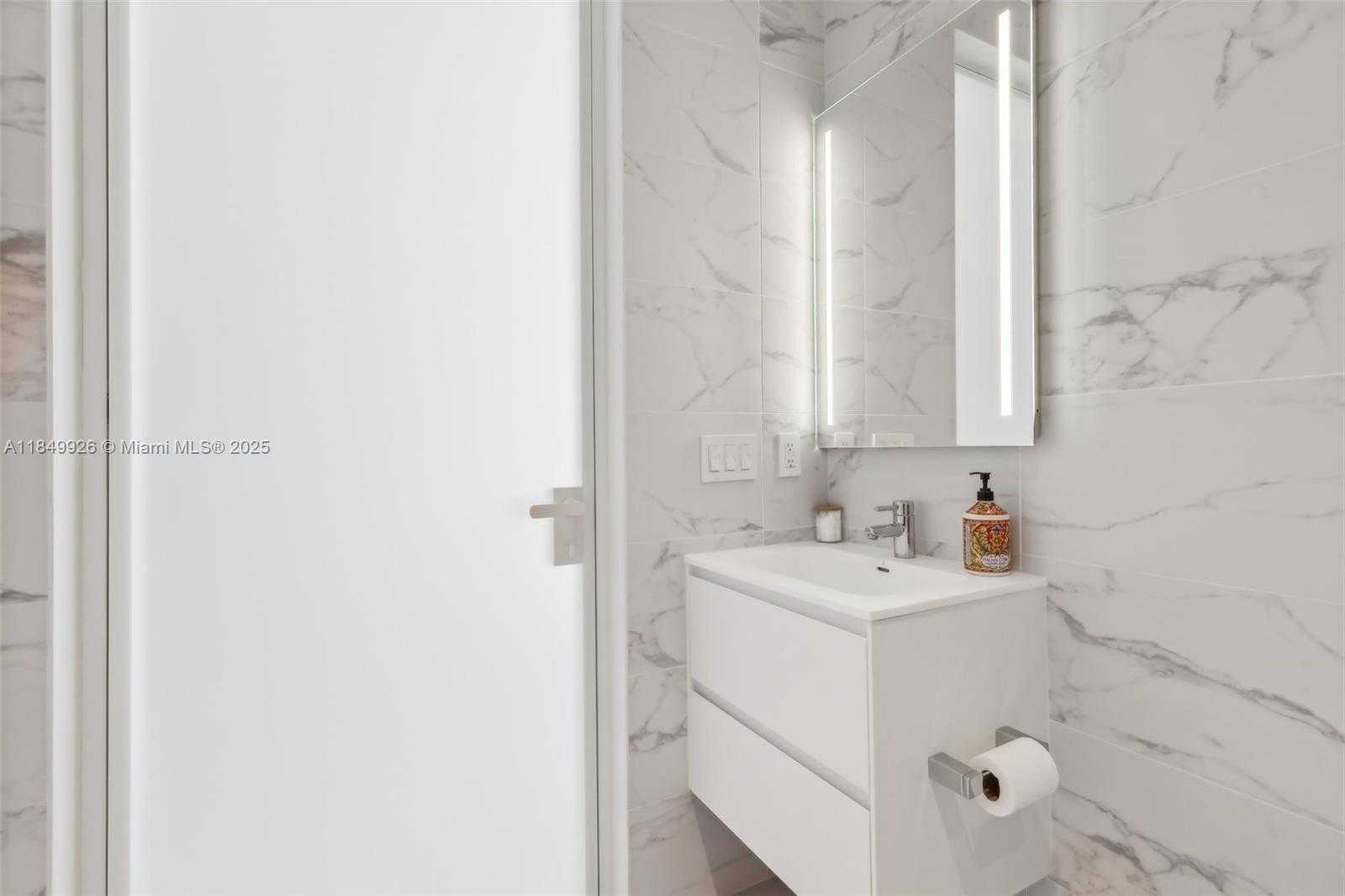 Small Image of 2000 SOUTH OCEAN DR #28A, Hallandale Beach Number 37