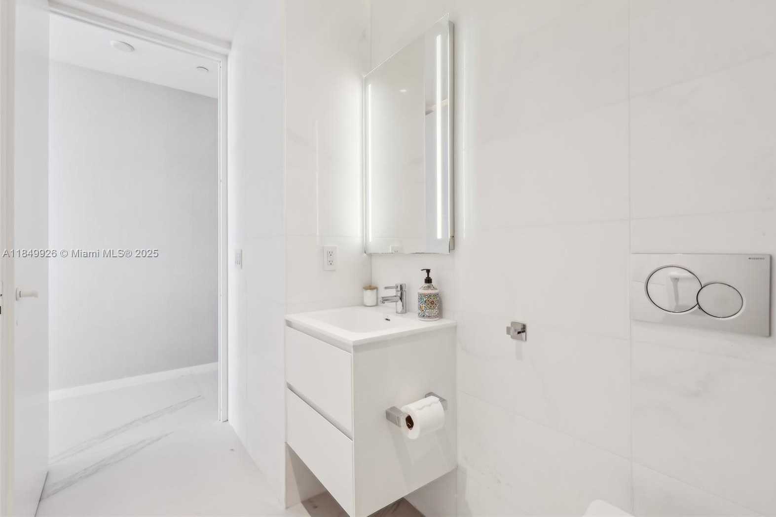 Small Image of 2000 SOUTH OCEAN DR #28A, Hallandale Beach Number 44