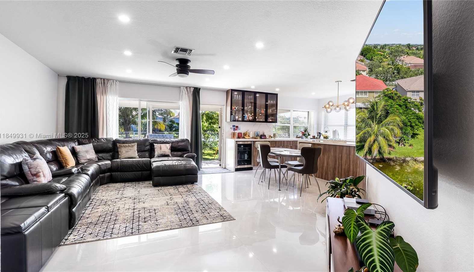 Small Image of 4025 SAPPHIRE LN #4025, Weston Number 11