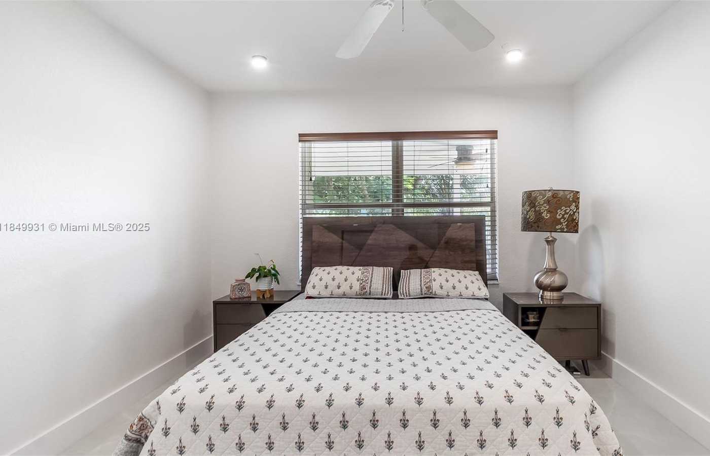 Small Image of 4025 SAPPHIRE LN #4025, Weston Number 21