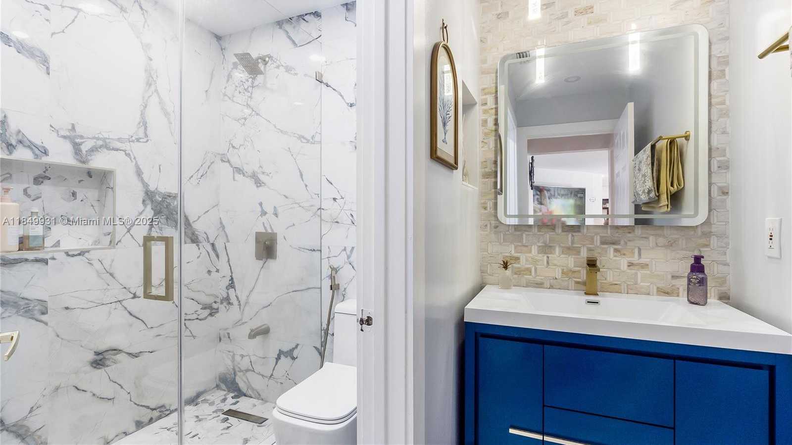 Small Image of 4025 SAPPHIRE LN #4025, Weston Number 22