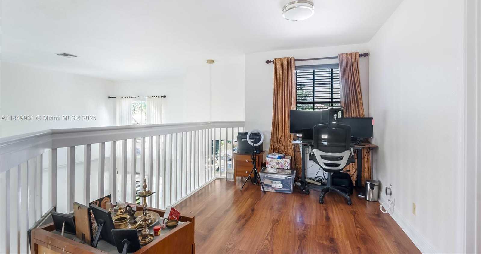 Small Image of 4025 SAPPHIRE LN #4025, Weston Number 27