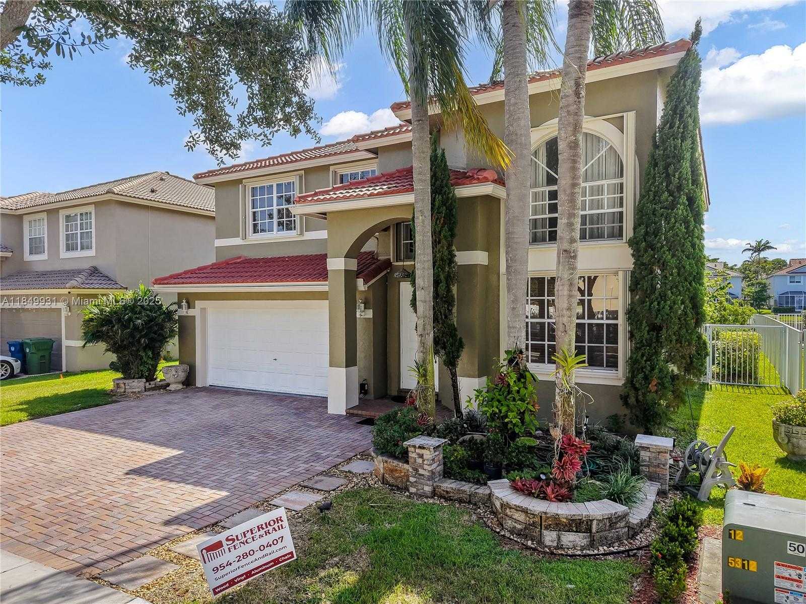 Small Image of 4025 SAPPHIRE LN #4025, Weston Number 3