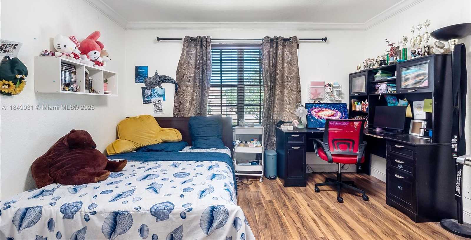 Small Image of 4025 SAPPHIRE LN #4025, Weston Number 30