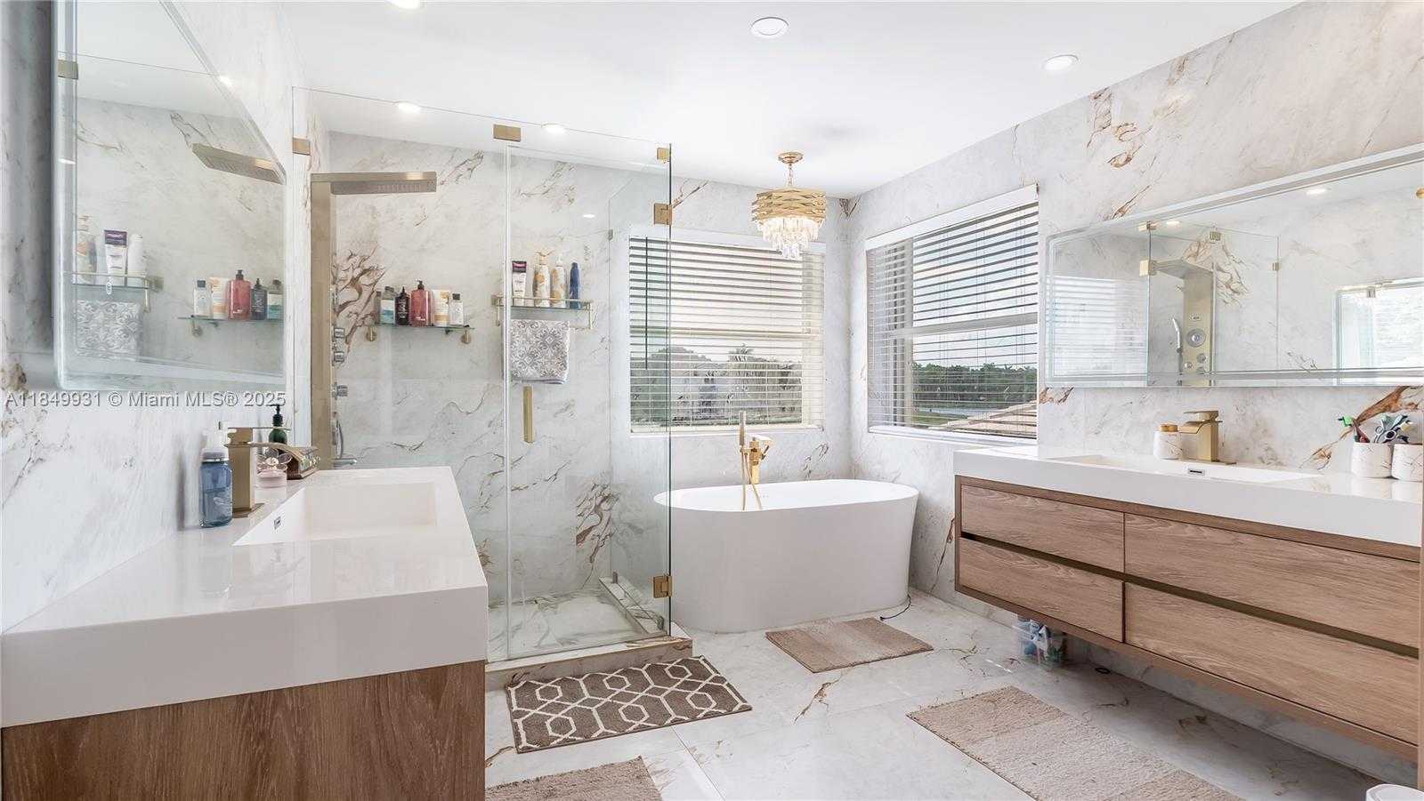 Small Image of 4025 SAPPHIRE LN #4025, Weston Number 35