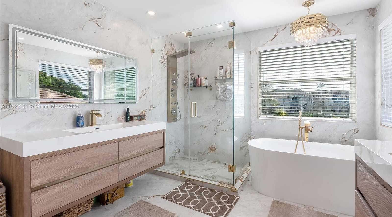Small Image of 4025 SAPPHIRE LN #4025, Weston Number 36