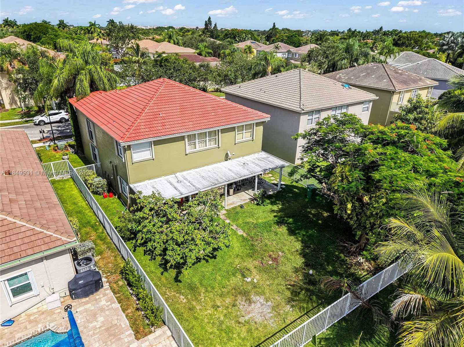 Small Image of 4025 SAPPHIRE LN #4025, Weston Number 42