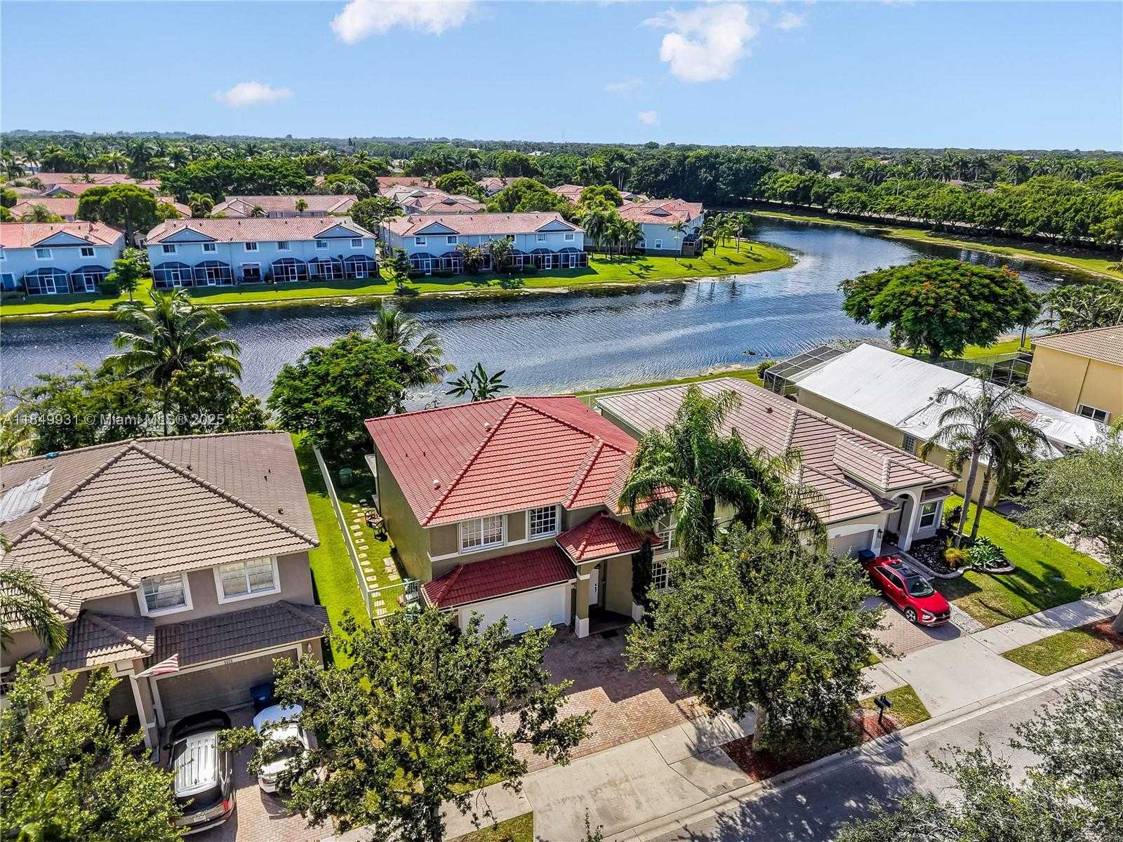 Small Image of 4025 SAPPHIRE LN #4025, Weston Number 5