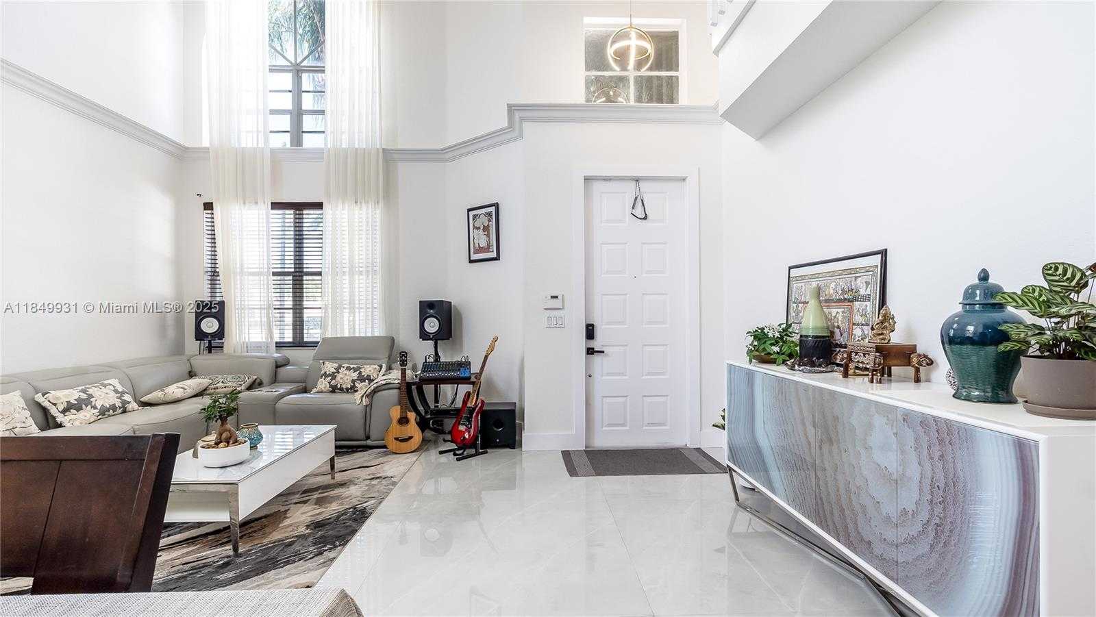 Small Image of 4025 SAPPHIRE LN #4025, Weston Number 7