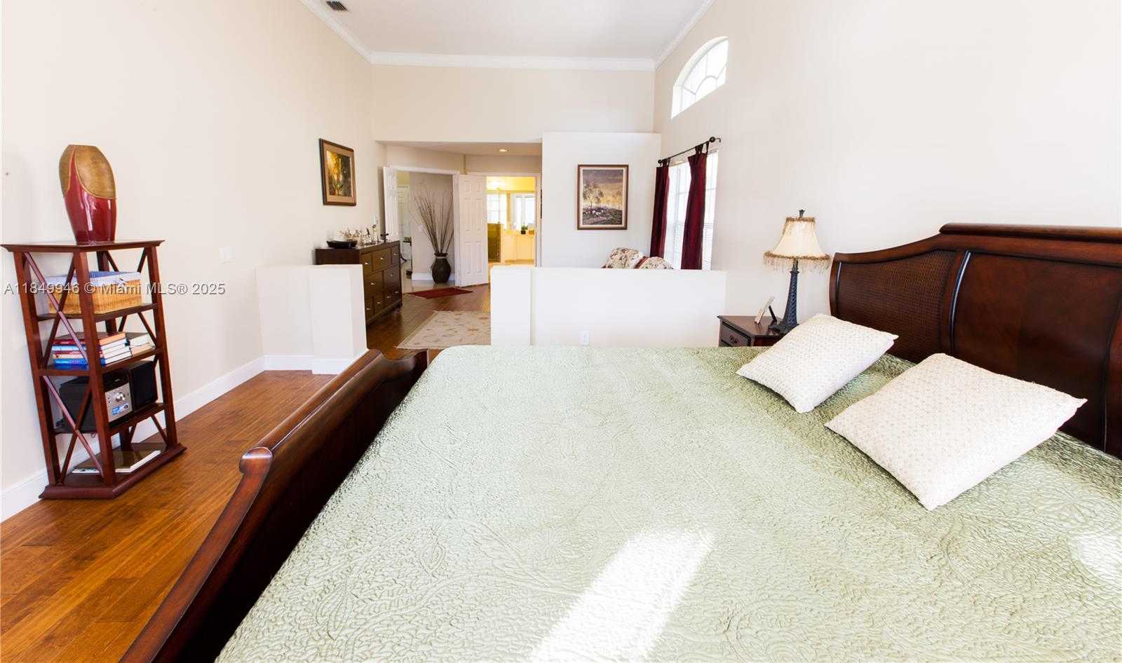 Small Image of 2983 OAKBROOK DR, Weston Number 11
