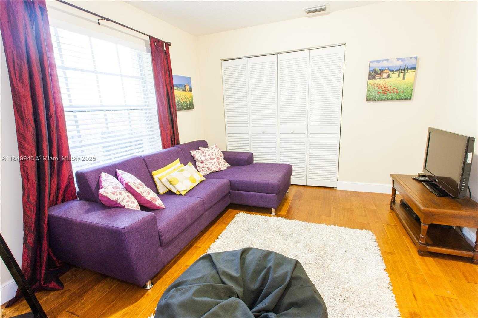 Small Image of 2983 OAKBROOK DR, Weston Number 21