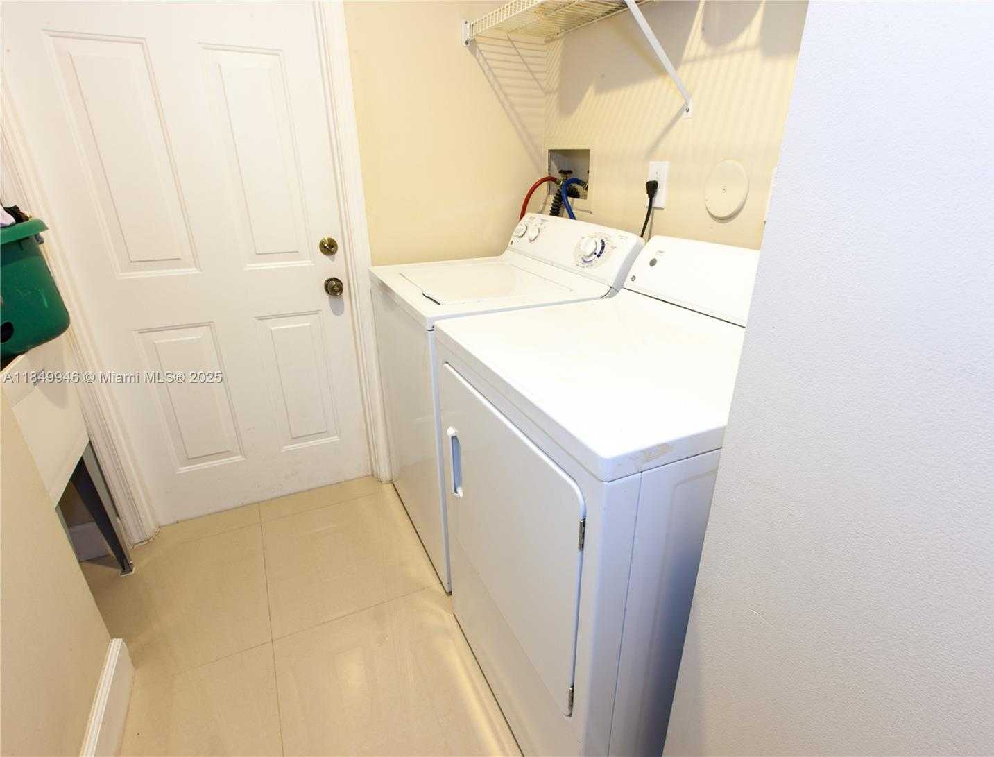 Small Image of 2983 OAKBROOK DR, Weston Number 23