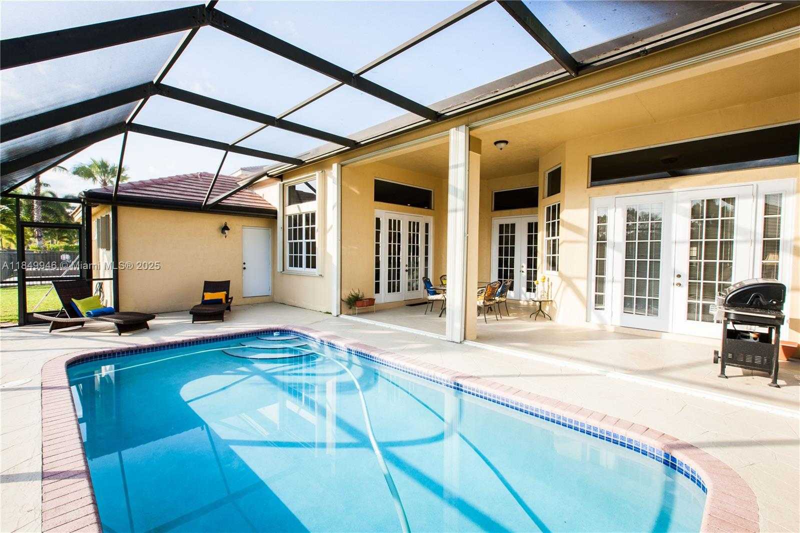 Small Image of 2983 OAKBROOK DR, Weston Number 27