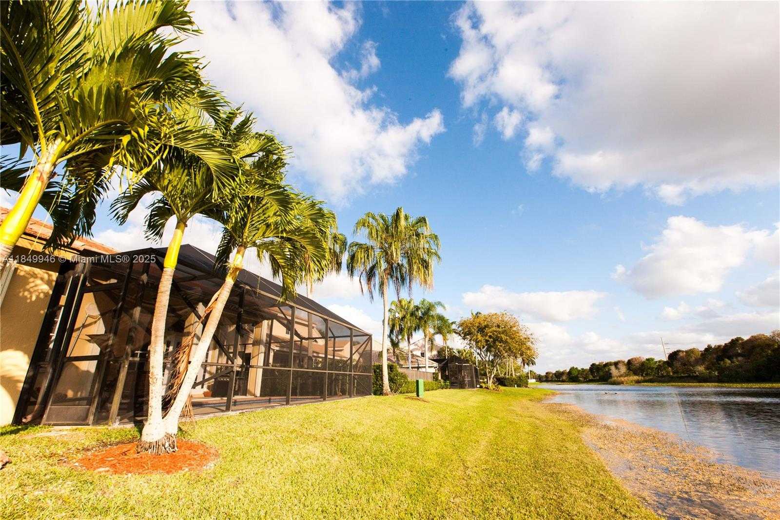Small Image of 2983 OAKBROOK DR, Weston Number 28