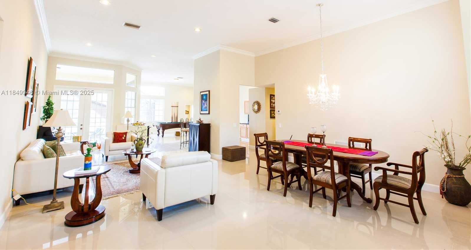 Small Image of 2983 OAKBROOK DR, Weston Number 4