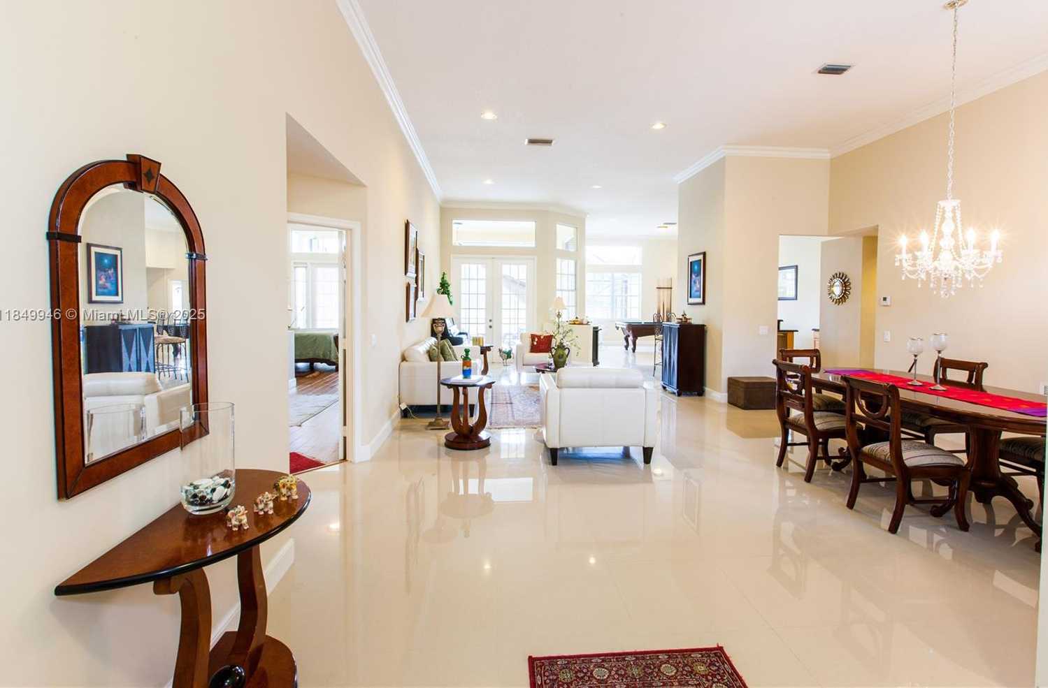 Small Image of 2983 OAKBROOK DR, Weston Number 5