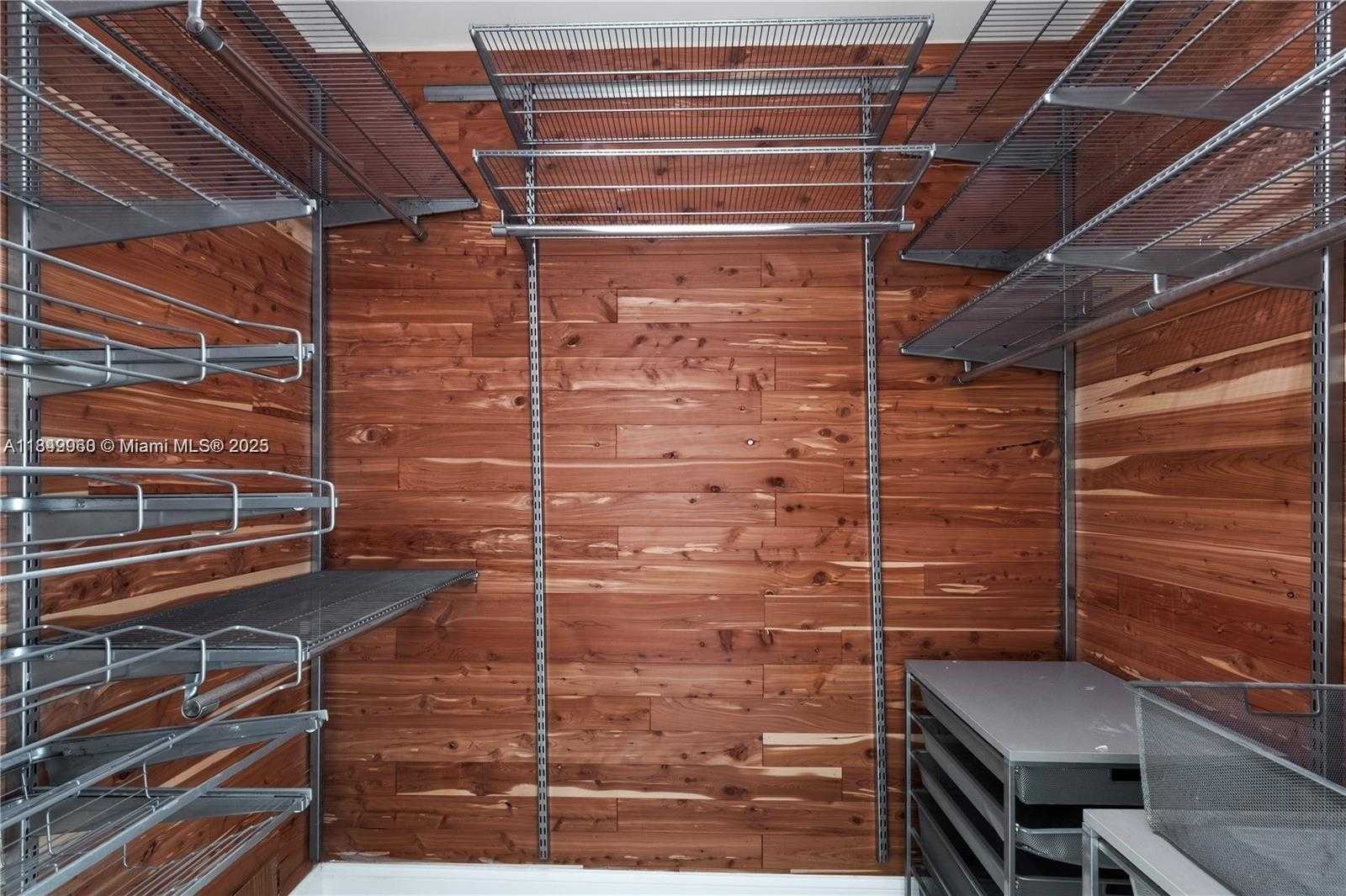 Small Image of 1020 MERIDIAN AVE #302, Miami Beach Number 16