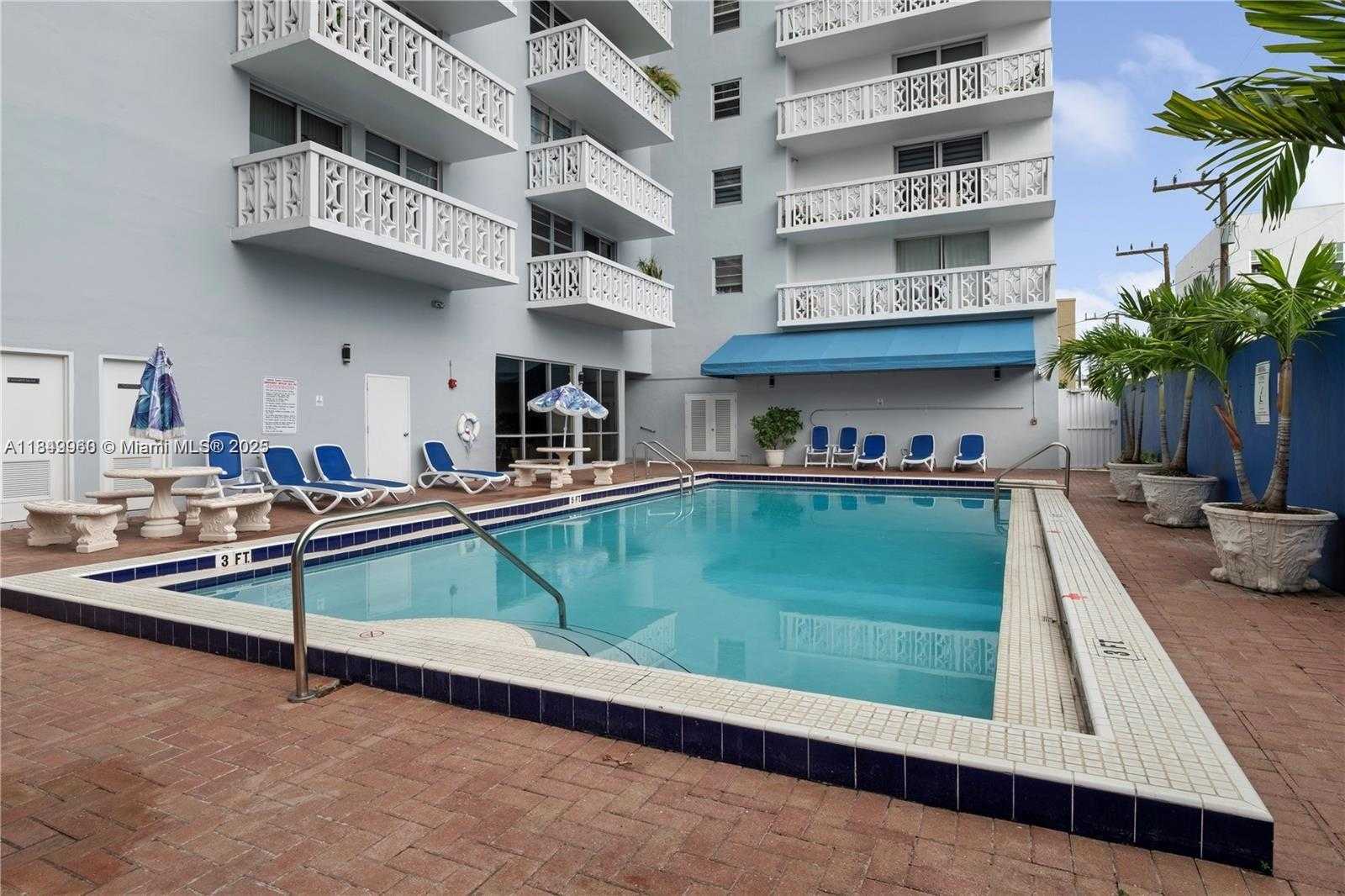 Small Image of 1020 MERIDIAN AVE #302, Miami Beach Number 20
