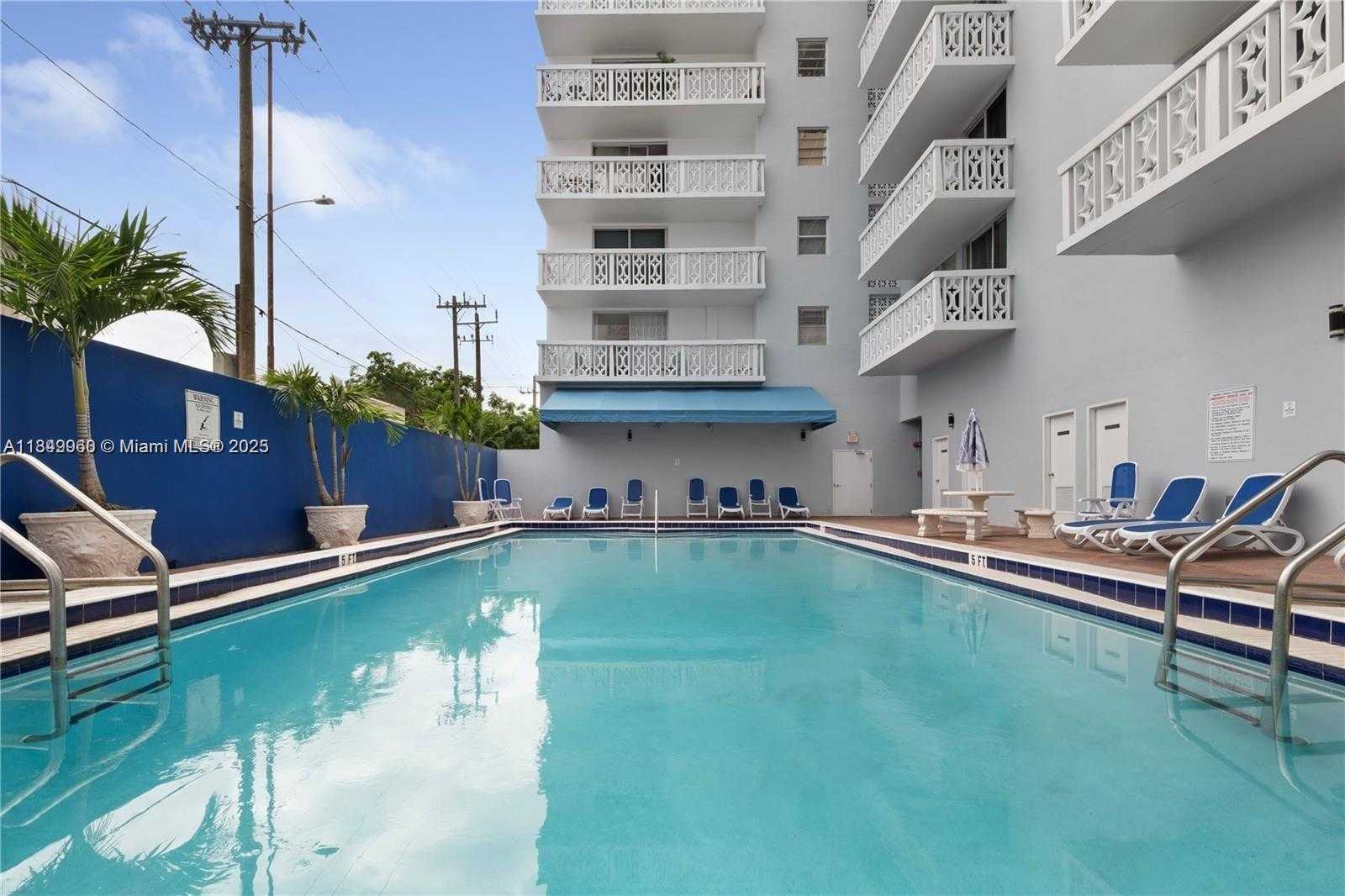 Small Image of 1020 MERIDIAN AVE #302, Miami Beach Number 21