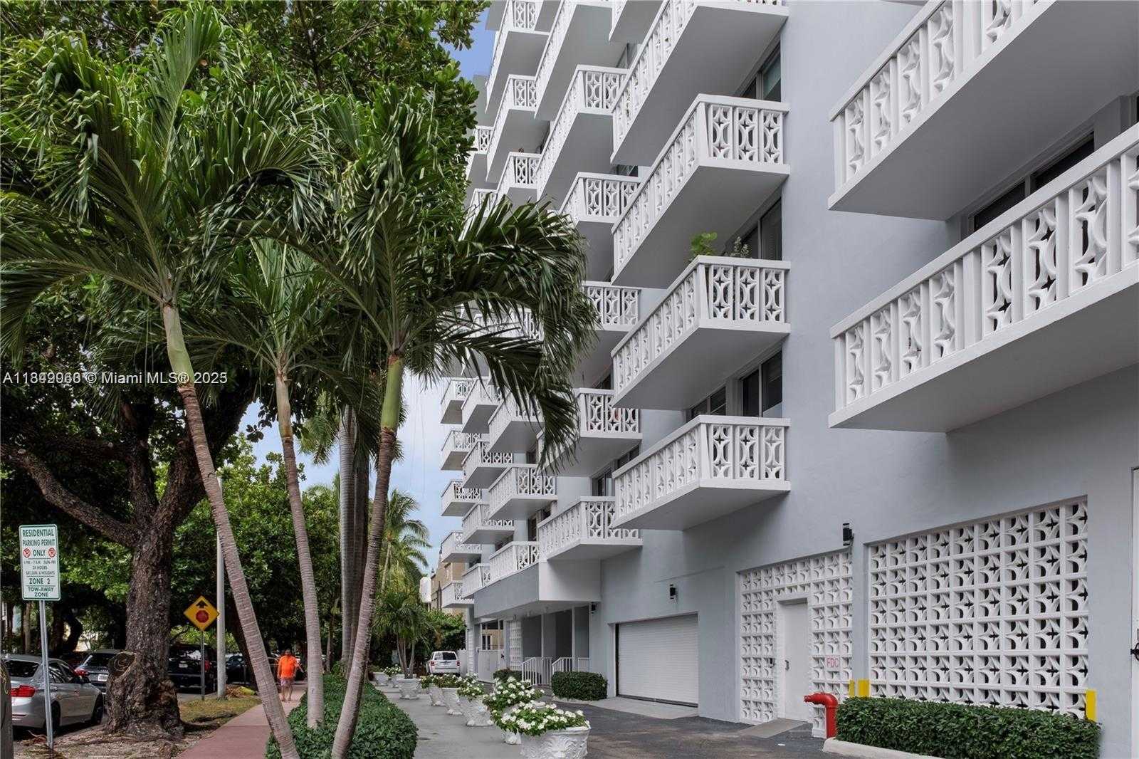 Small Image of 1020 MERIDIAN AVE #302, Miami Beach Number 23