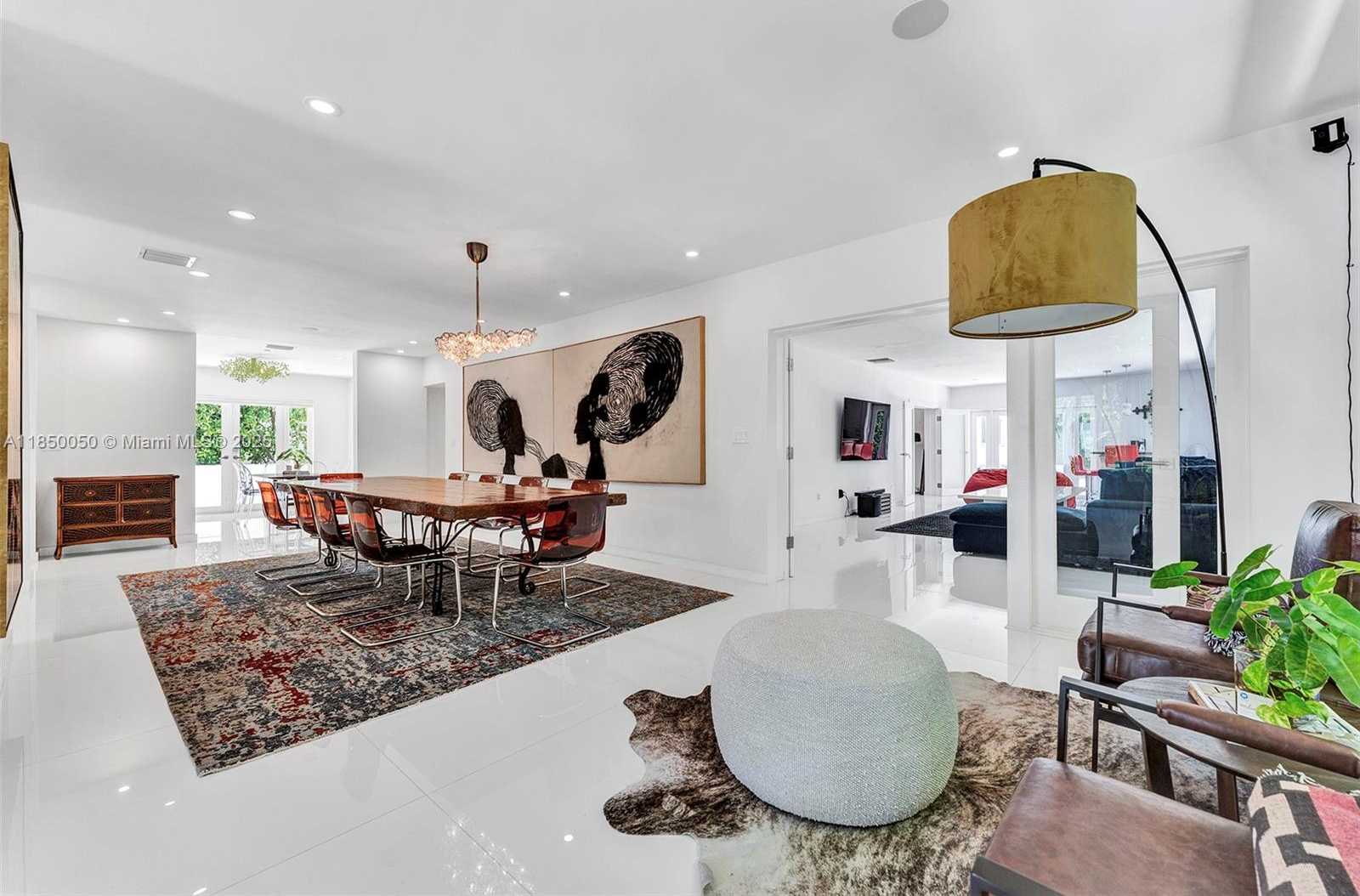 Small Image of 5055 NORTH BAY RD, Miami Beach Number 16