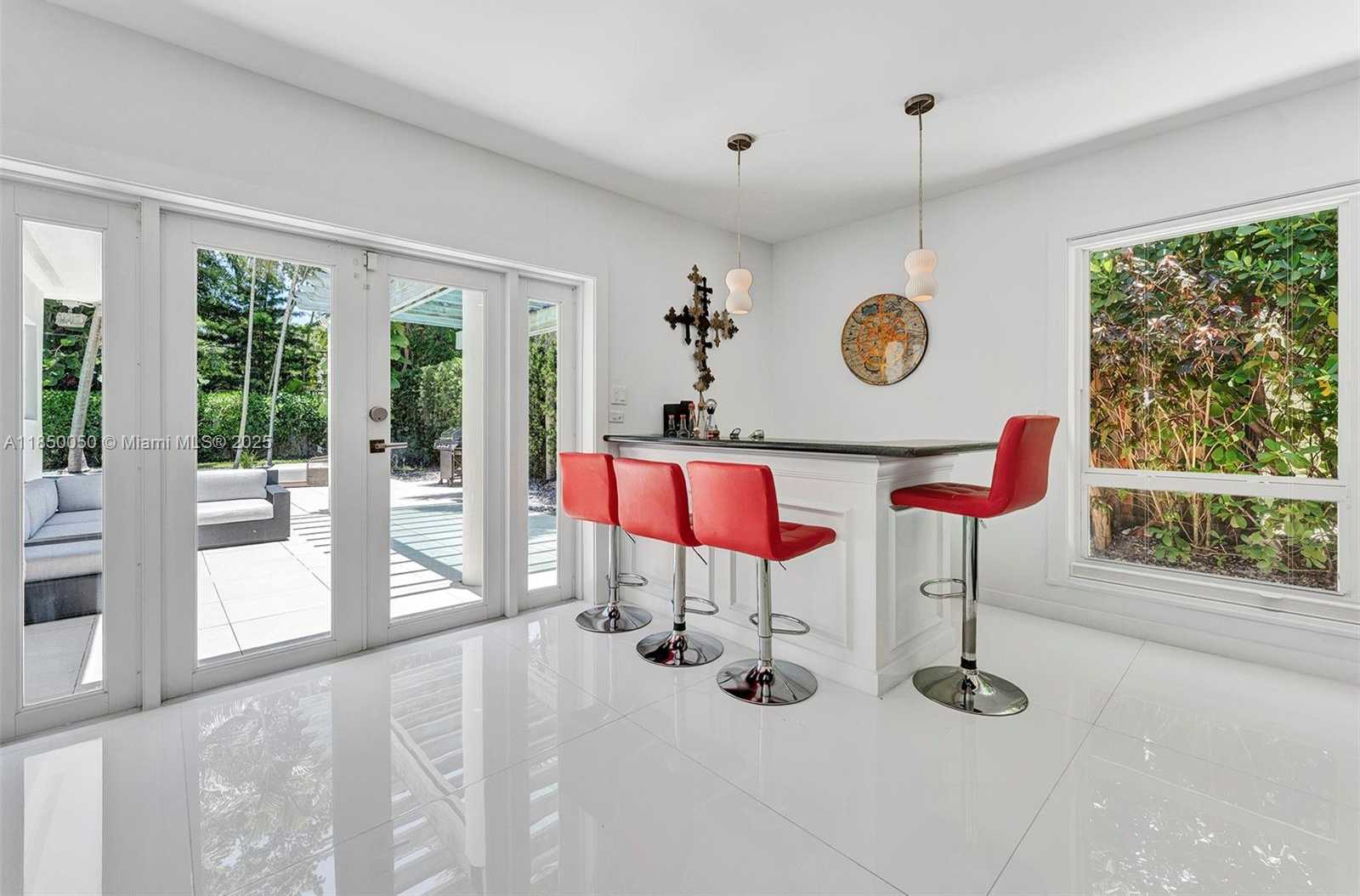 Small Image of 5055 NORTH BAY RD, Miami Beach Number 22