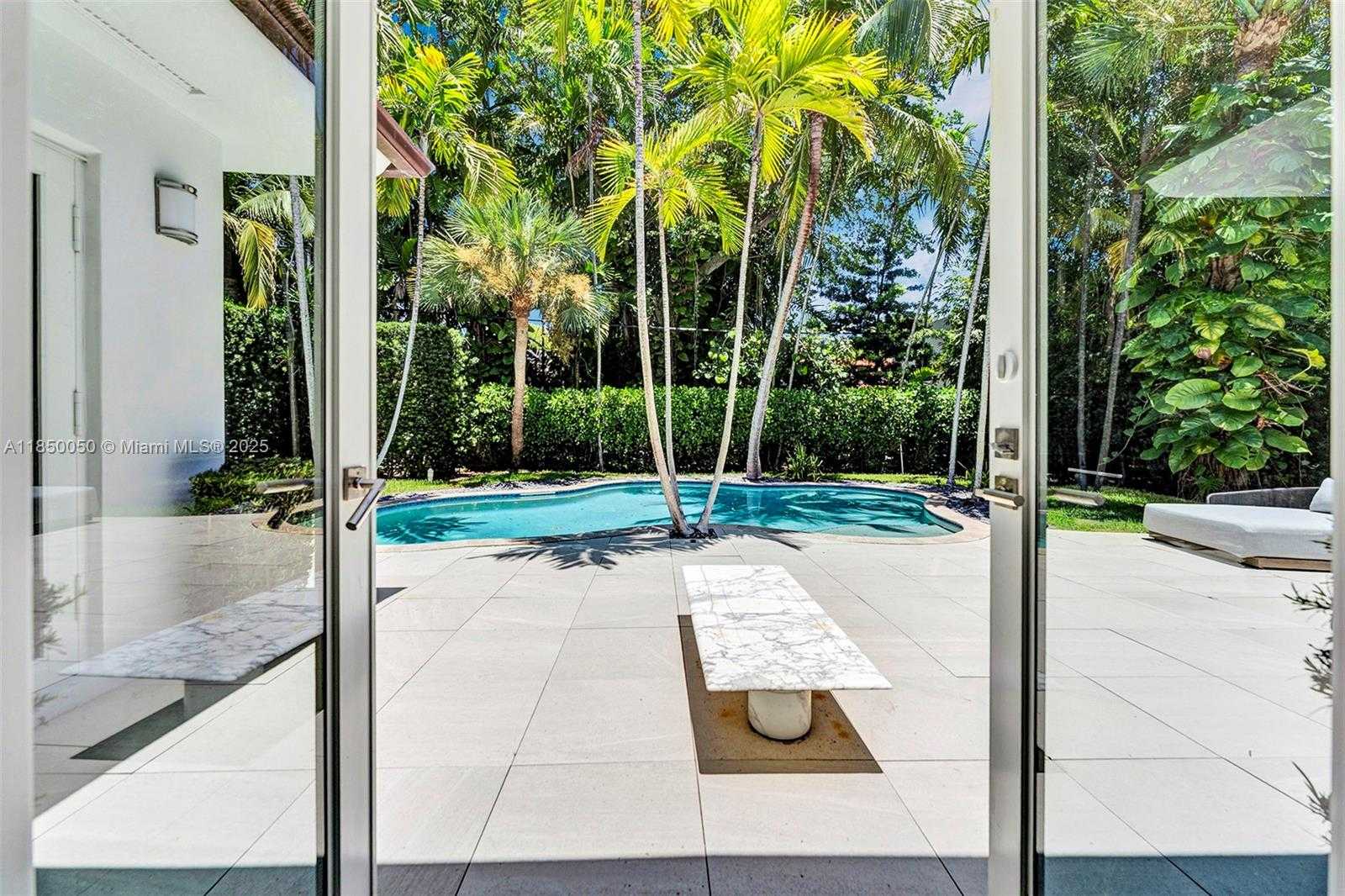 Small Image of 5055 NORTH BAY RD, Miami Beach Number 24
