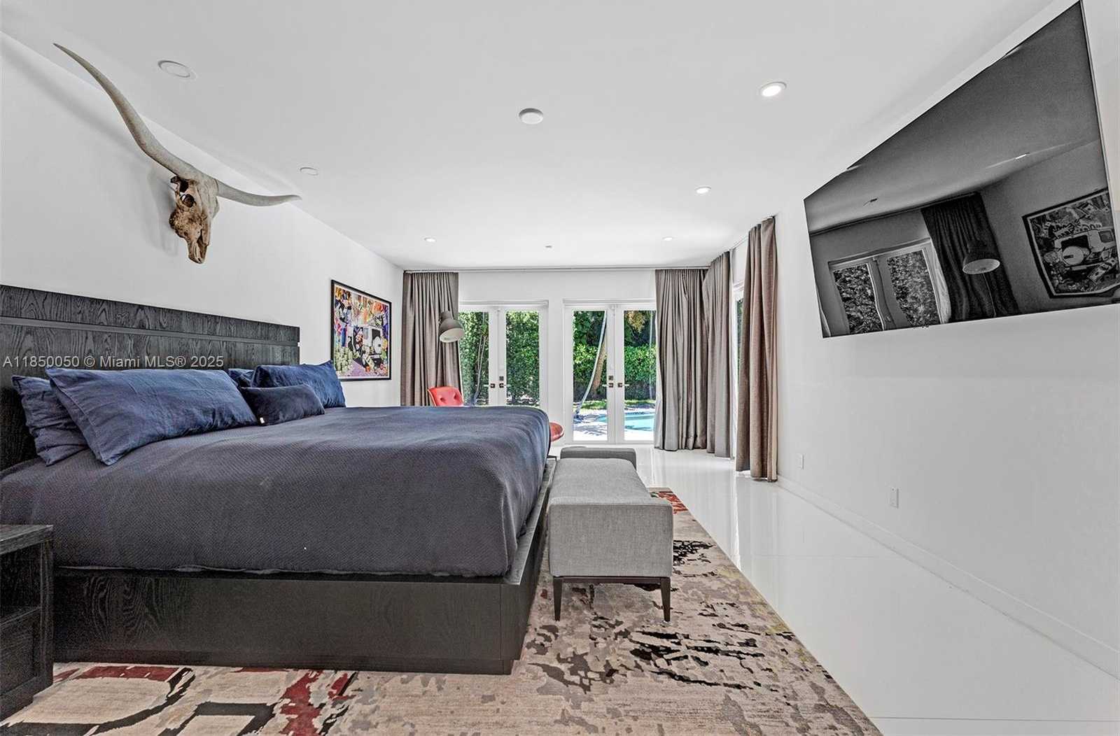 Small Image of 5055 NORTH BAY RD, Miami Beach Number 25