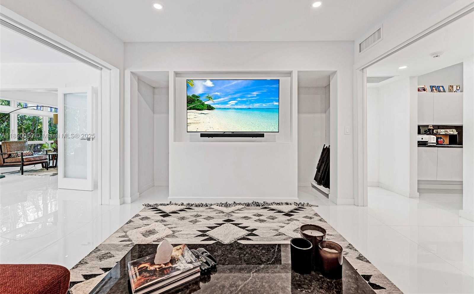 Small Image of 5055 NORTH BAY RD, Miami Beach Number 33
