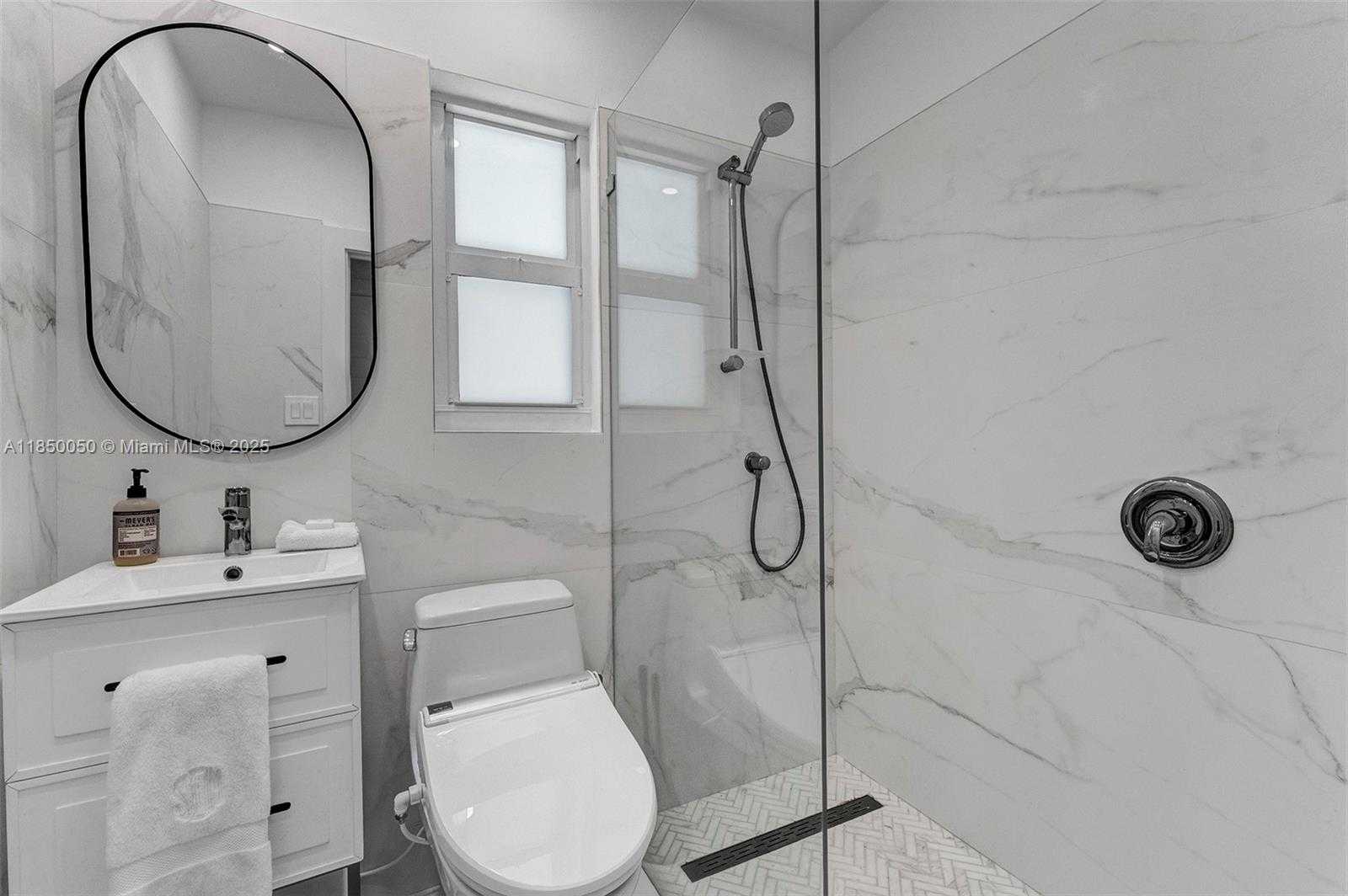 Small Image of 5055 NORTH BAY RD, Miami Beach Number 7