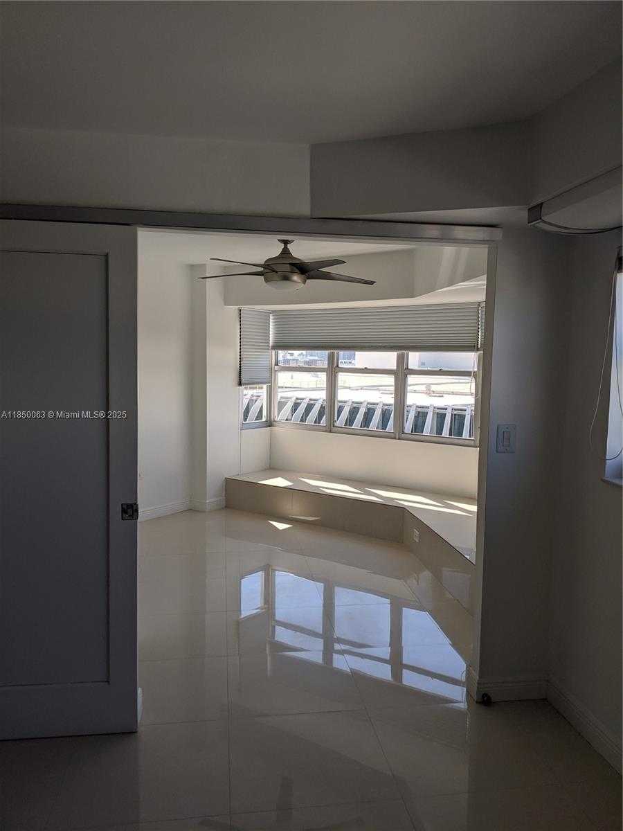 Small Image of 1881 WASHINGTON AVE #8A, Miami Beach Number 4