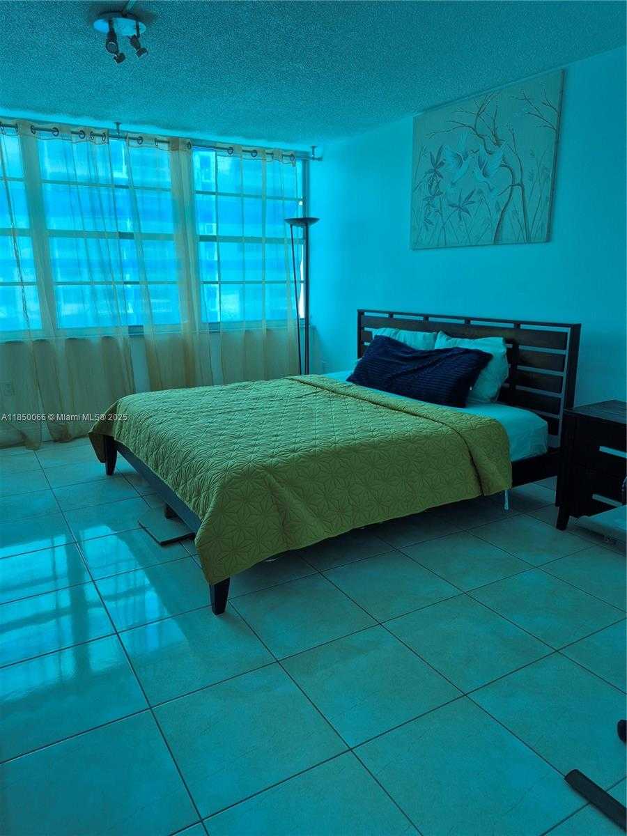 Small Image of 18031 BISCAYNE BLVD #1602, Aventura Number 16