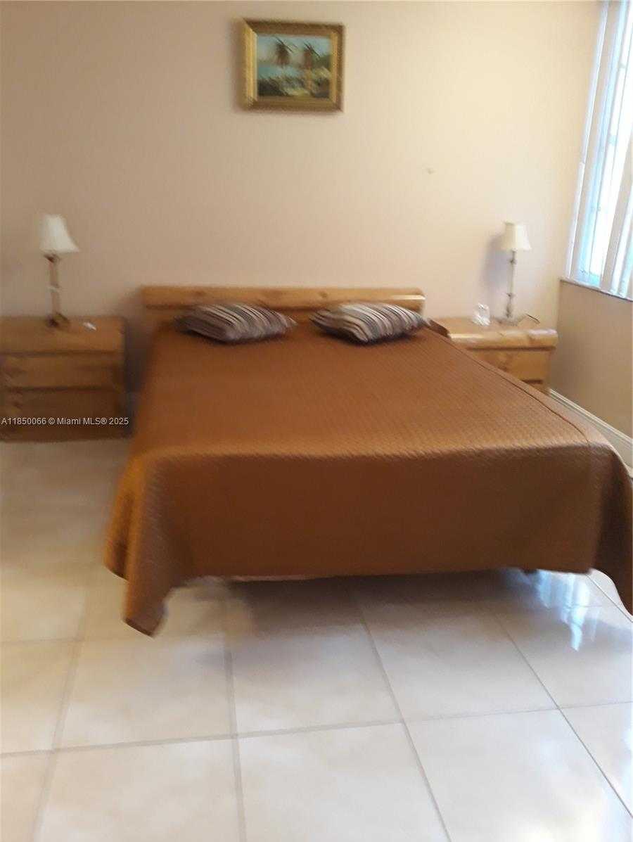 Small Image of 18031 BISCAYNE BLVD #1602, Aventura Number 17