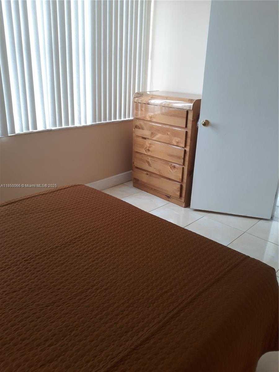 Small Image of 18031 BISCAYNE BLVD #1602, Aventura Number 18