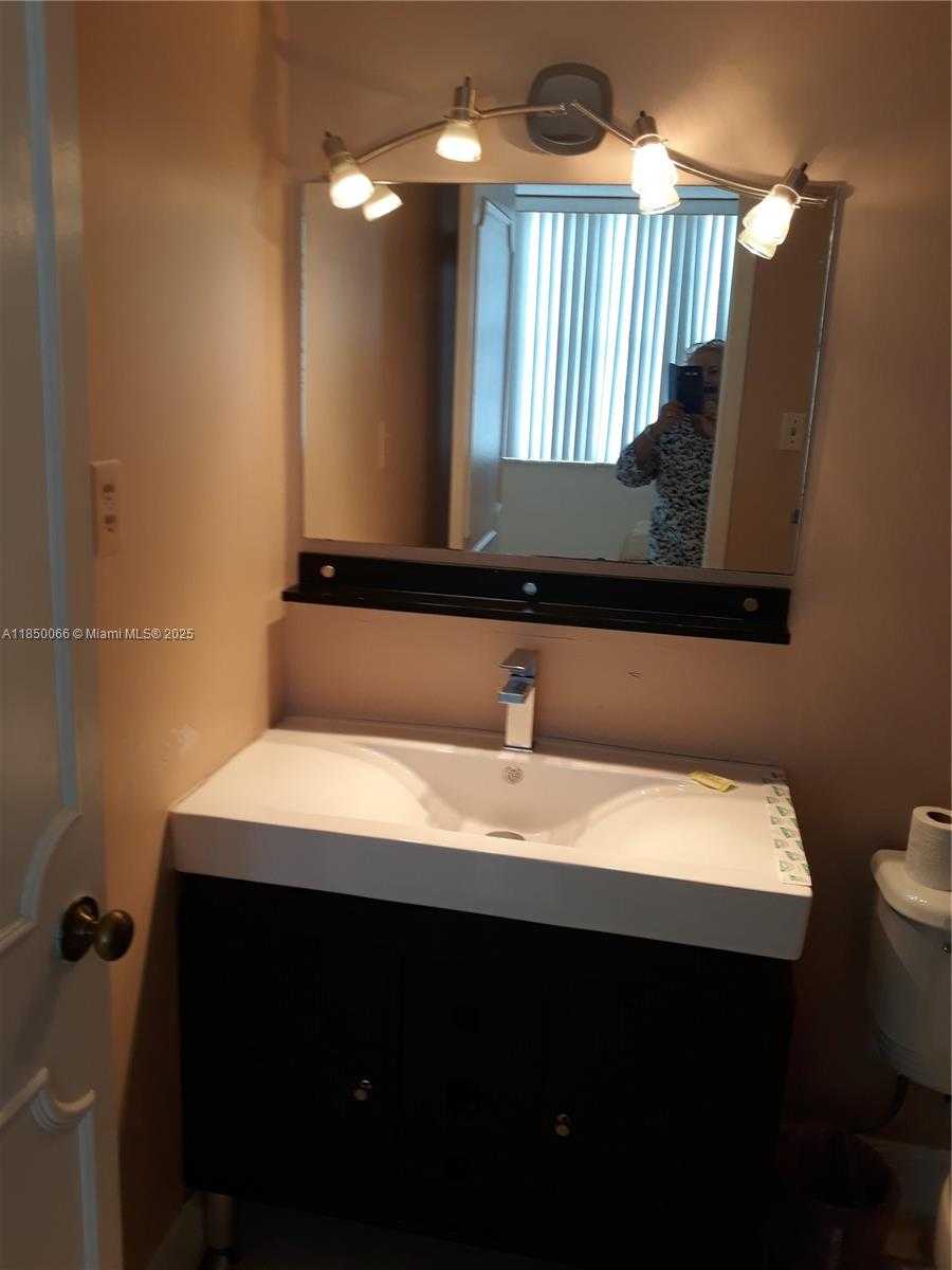 Small Image of 18031 BISCAYNE BLVD #1602, Aventura Number 20