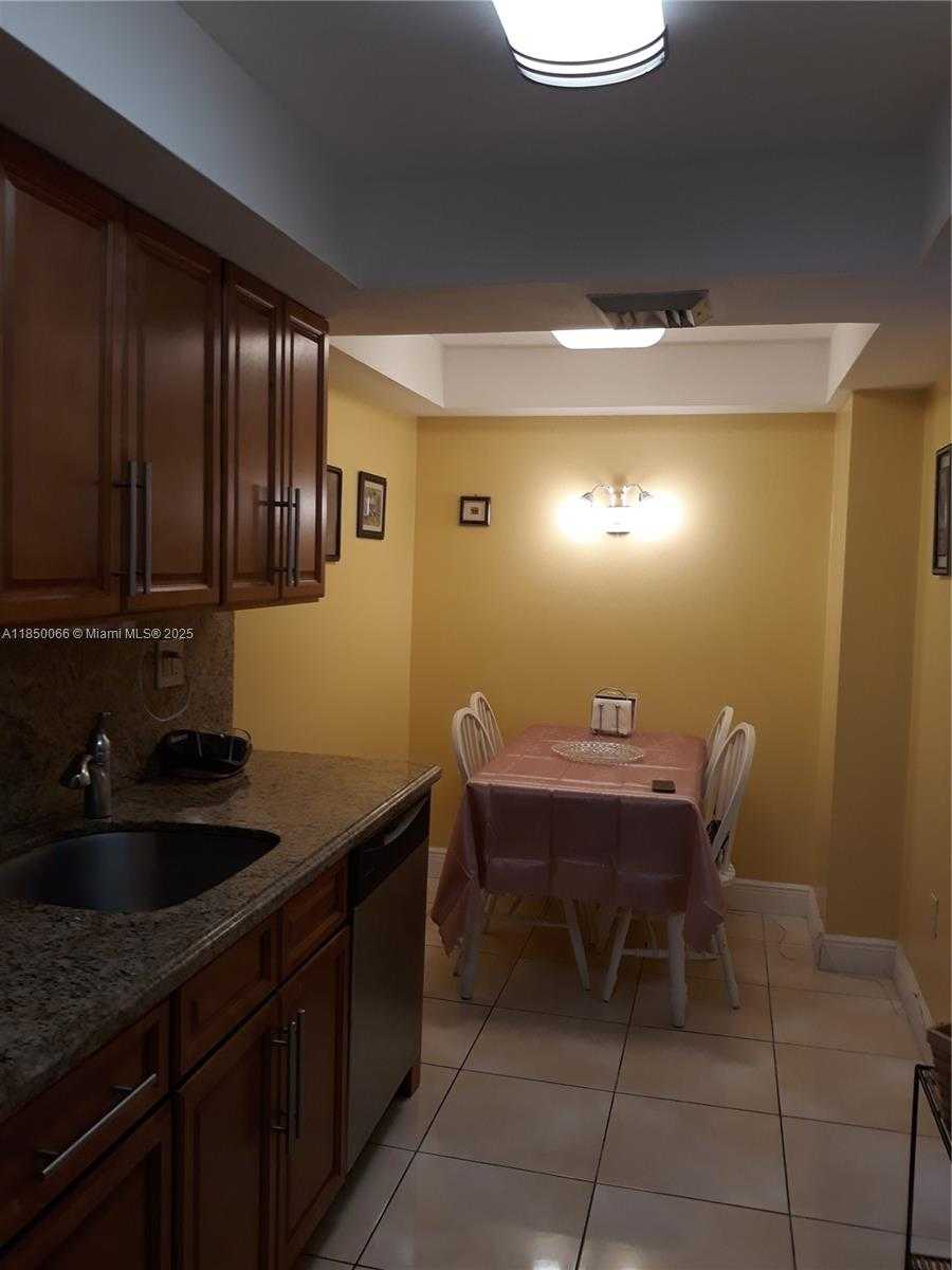 Small Image of 18031 BISCAYNE BLVD #1602, Aventura Number 22