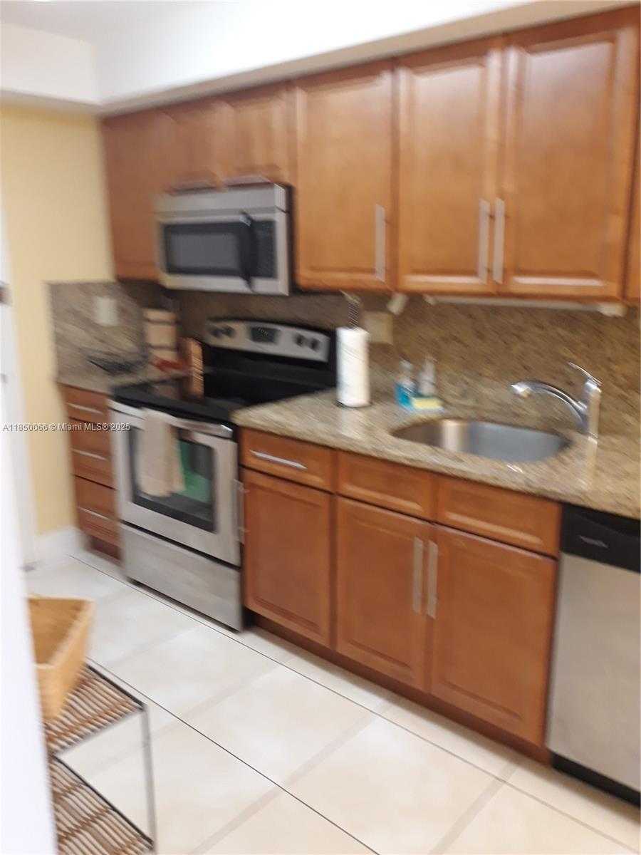 Small Image of 18031 BISCAYNE BLVD #1602, Aventura Number 24