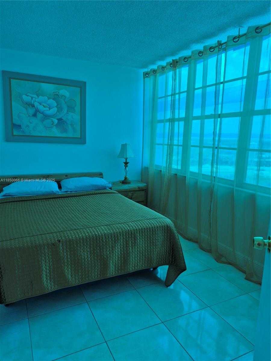 Small Image of 18031 BISCAYNE BLVD #1602, Aventura Number 27