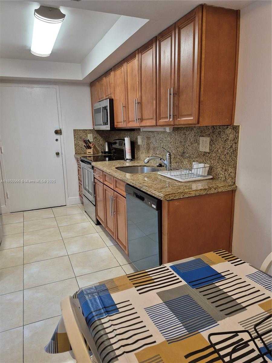 Small Image of 18031 BISCAYNE BLVD #1602, Aventura Number 30