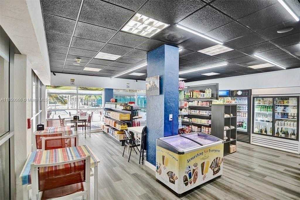 Small Image of 18031 BISCAYNE BLVD #1602, Aventura Number 9