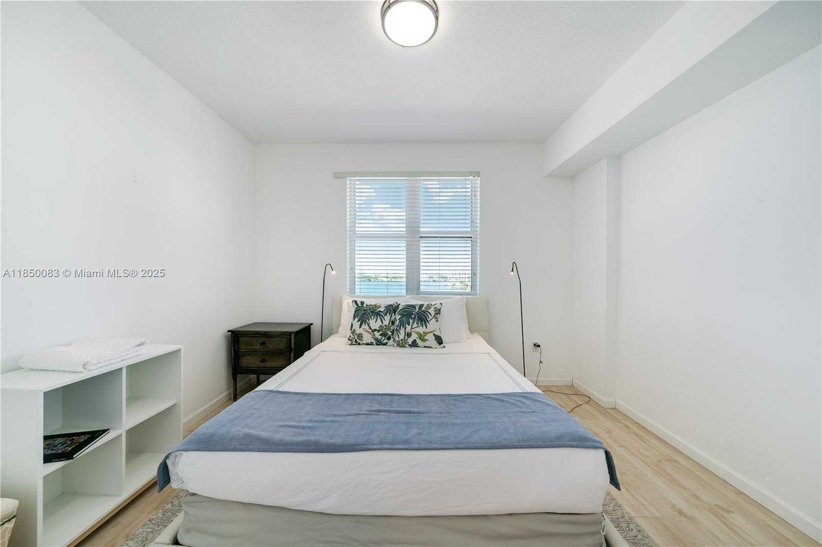 Small Image of 7910 HARBOR ISLAND DR #1102, North Bay Village Number 13