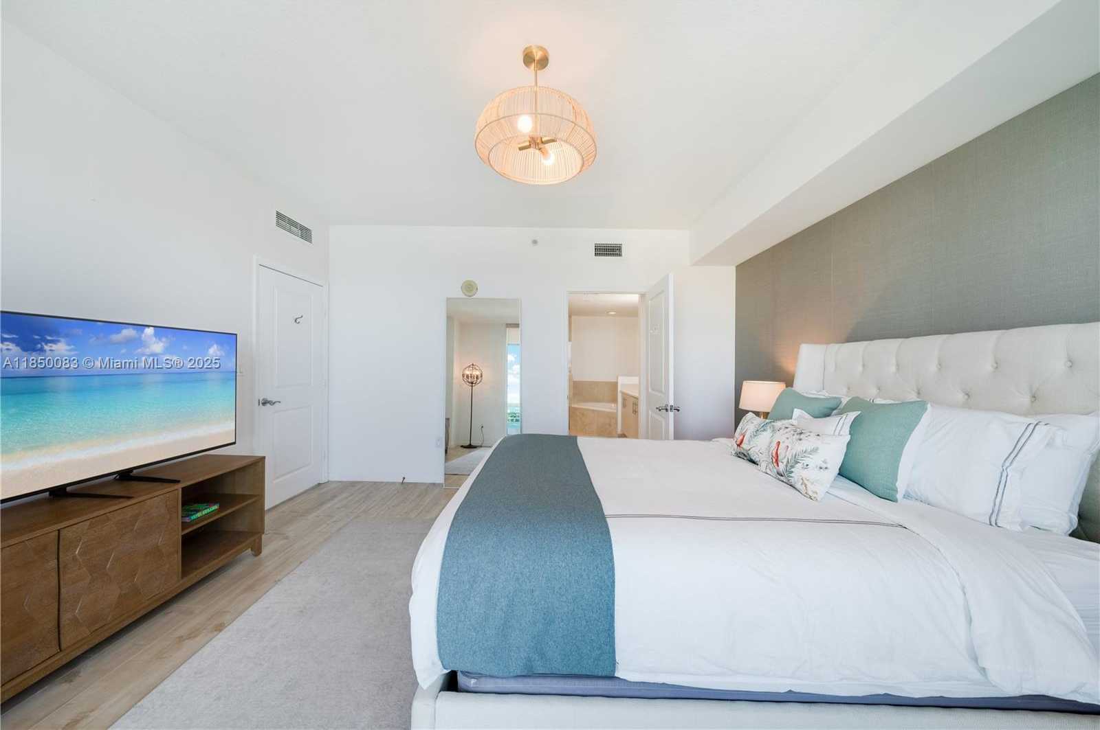 Small Image of 7910 HARBOR ISLAND DR #1102, North Bay Village Number 16