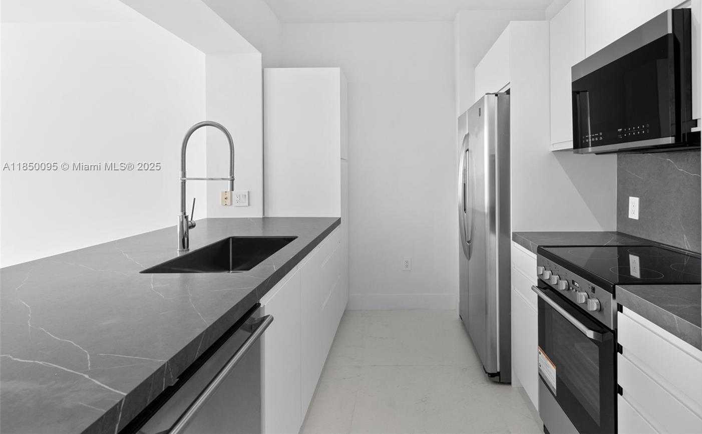 Small Image of 951 BRICKELL AVE #4002, Miami Number 11