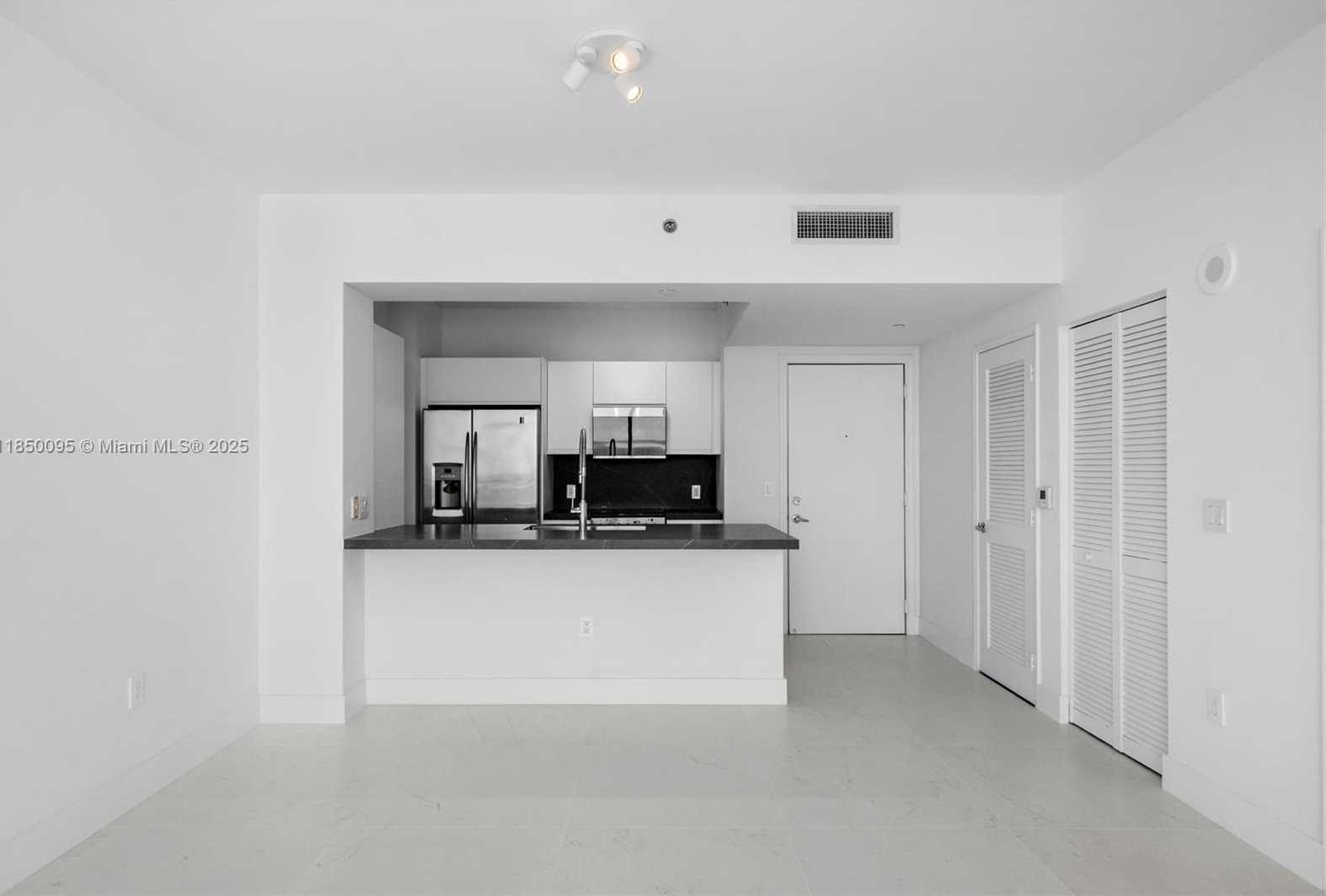Small Image of 951 BRICKELL AVE #4002, Miami Number 15